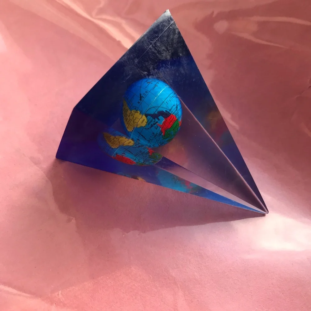 Vintage Acrylic Pyramid Globe Map Desktop Paper Weight Souvenir 2 by 2 by 3 in